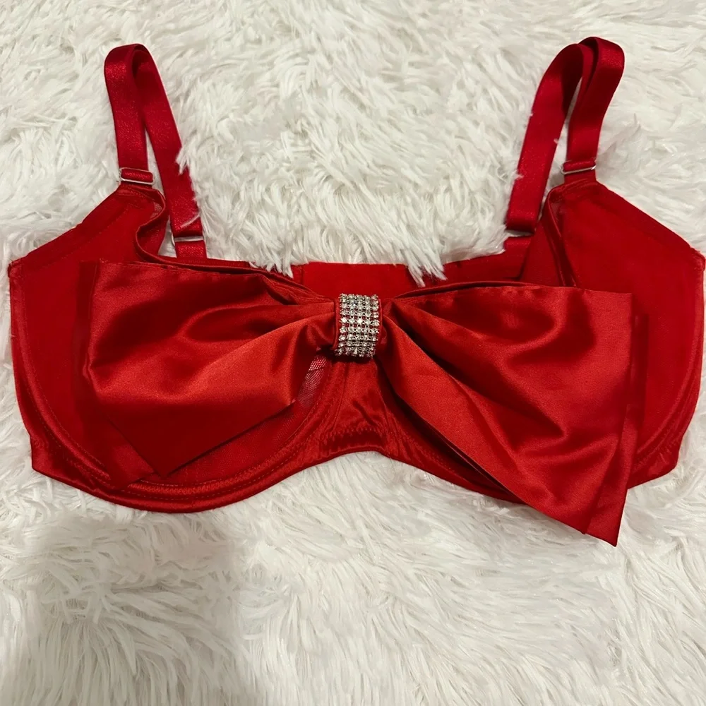 NWT! VICTORIA’S SECRET BOW DEMI BRA